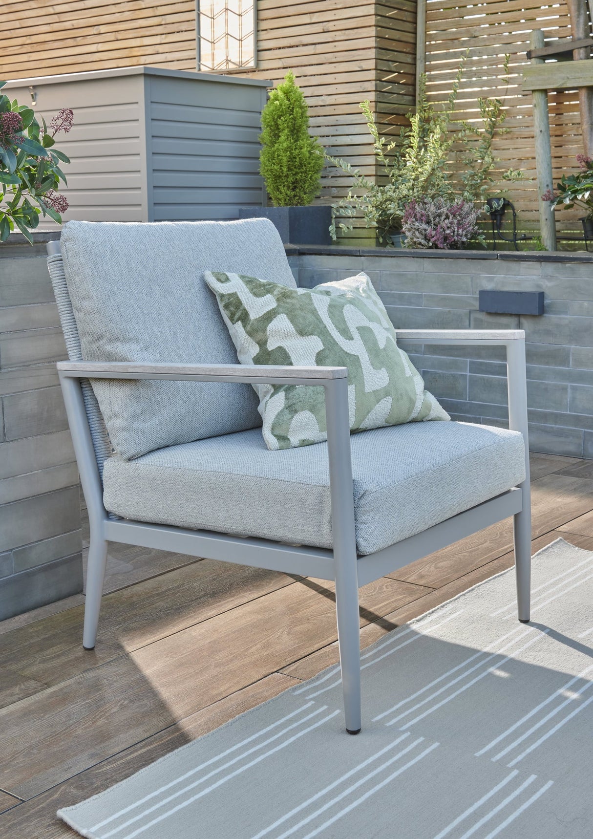 Kettler Trento 5 seat rope lounge set with metal frame and cushions, outdoor furniture for relaxing and entertaining.