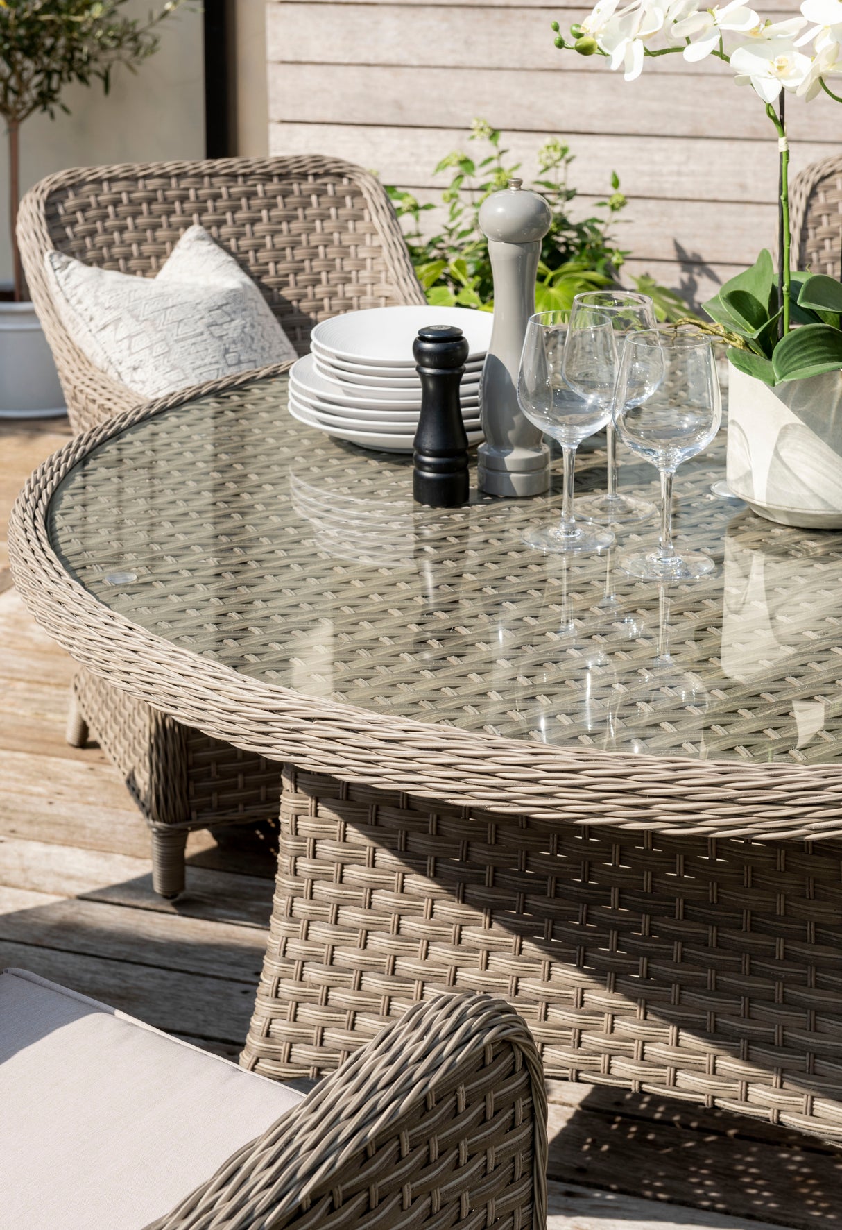 Kettler Charlbury Signature 6 Seat Round Dining Set - Mill Race Garden Centre