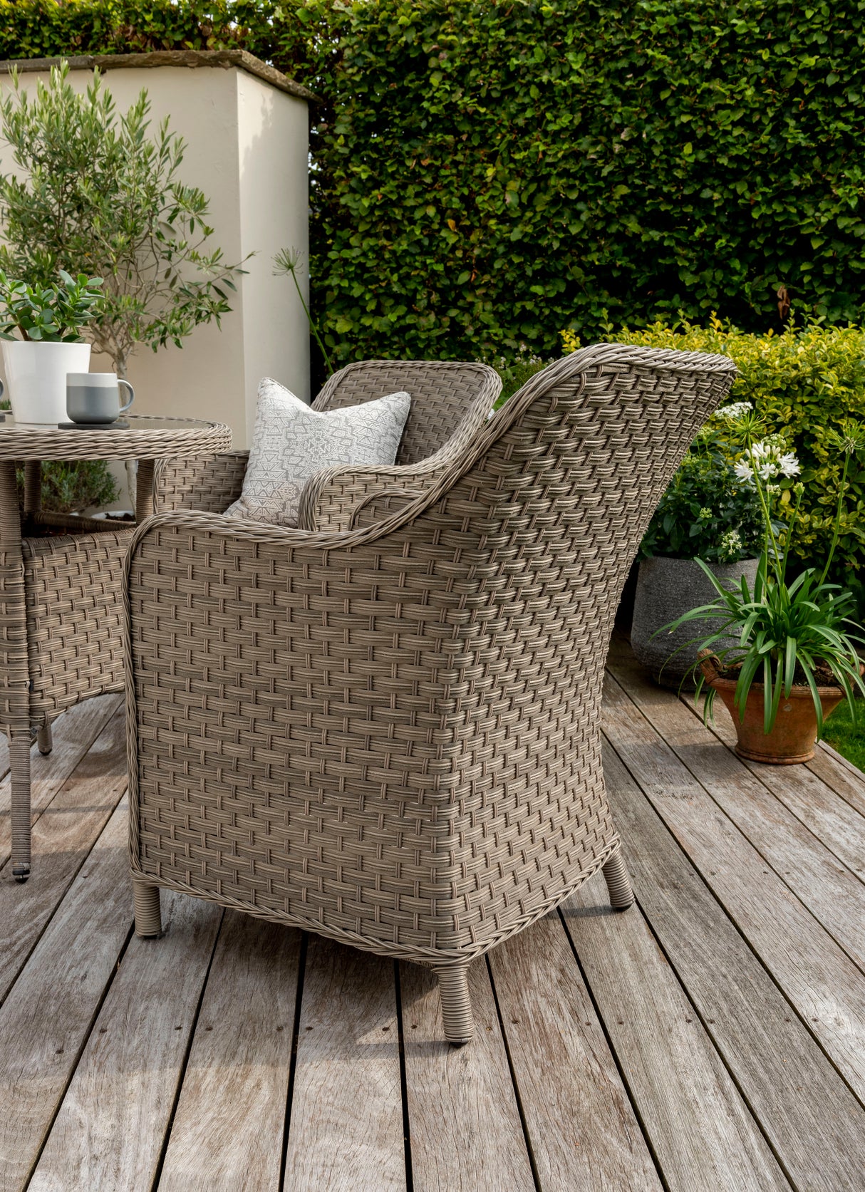 Kettler Charlbury Signature 6 Seat Round Dining Set - Mill Race Garden Centre