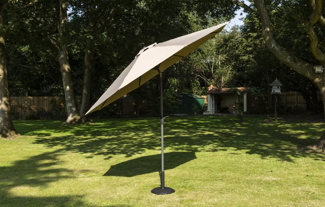 Sturdi Plus Aluminium Parasol in Green 3m - Mill Race Garden Centre