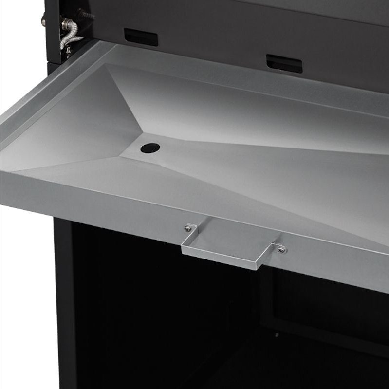 Enders Chicago Next 4 R Turbo BBQ with four burners and stainless steel lid, ideal for outdoor grilling and barbecues.