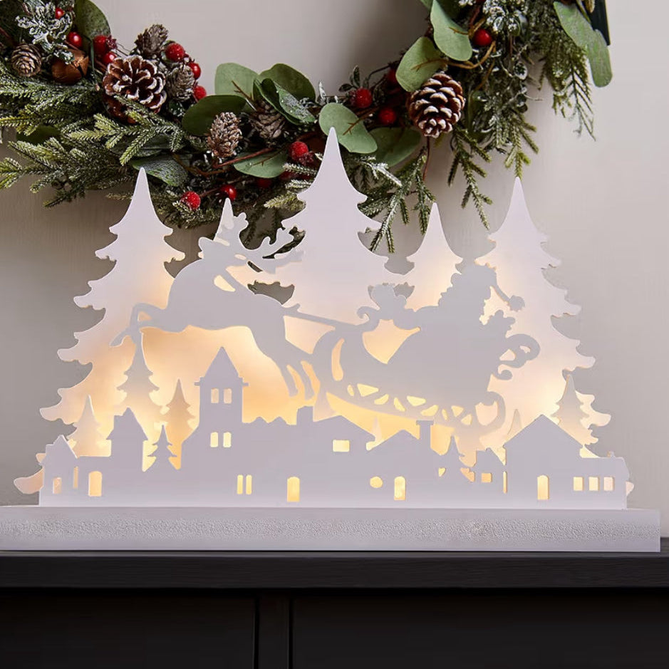 44cm Silhouette Lit Village