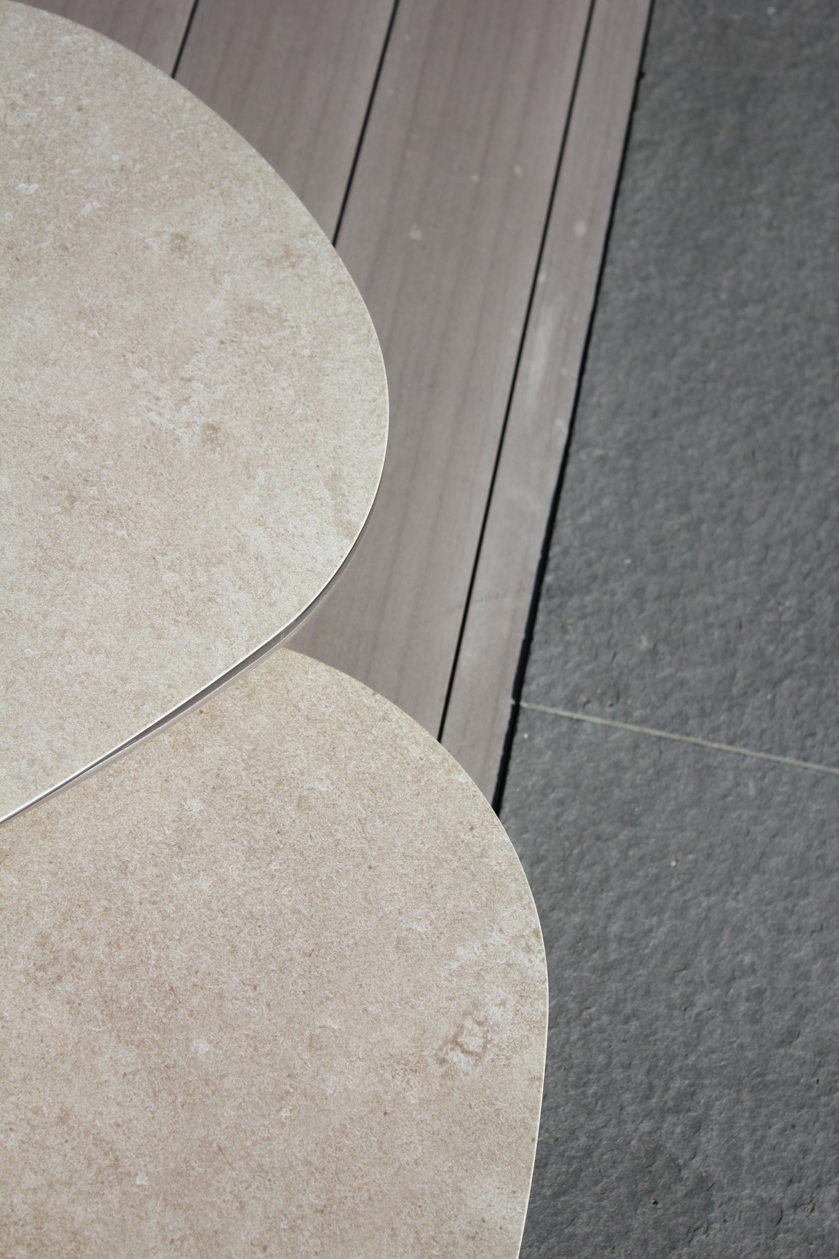 Set of two Monroe coffee tables in metal with 4 Seasons Outdoor Olivia modular lounge furniture, featuring 65x32cm and 80x27cm tables.