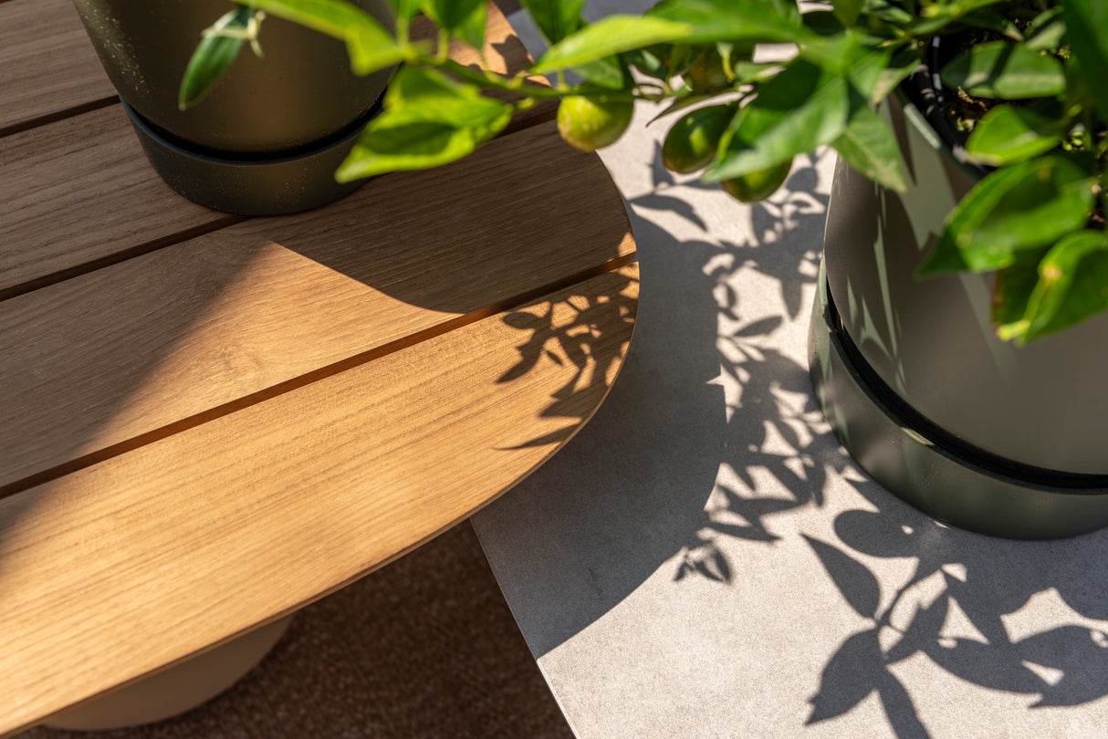 4 Seasons Outdoor Puglia Lounge Lux with a Footstool Set - Mill Race Garden Centre