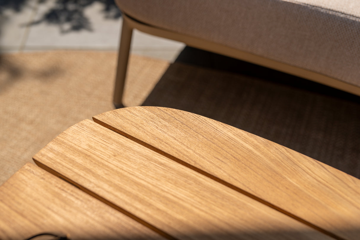 4 Seasons Outdoor Puglia Lounge Lux with a Footstool Set - Mill Race Garden Centre