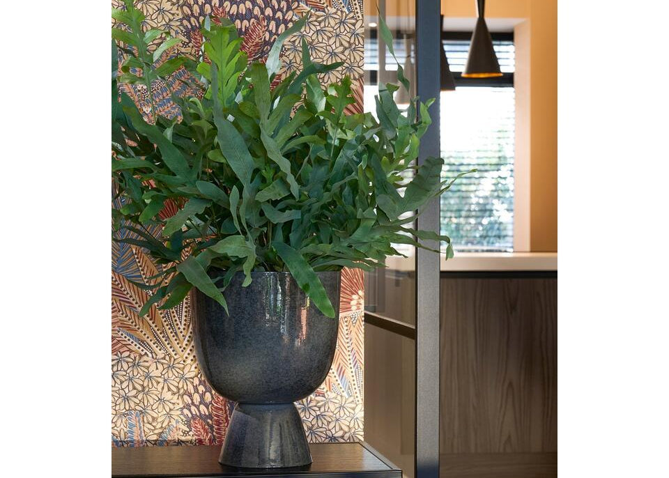 Mica Decorations James Plant Pot on Stand – Grey Metal