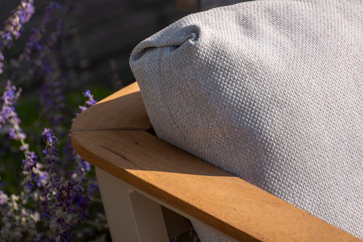 4 Seasons Outdoor Olivia modular lounge set with Monroe coffee tables, featuring metal frames and plush cushions for outdoor relaxation.