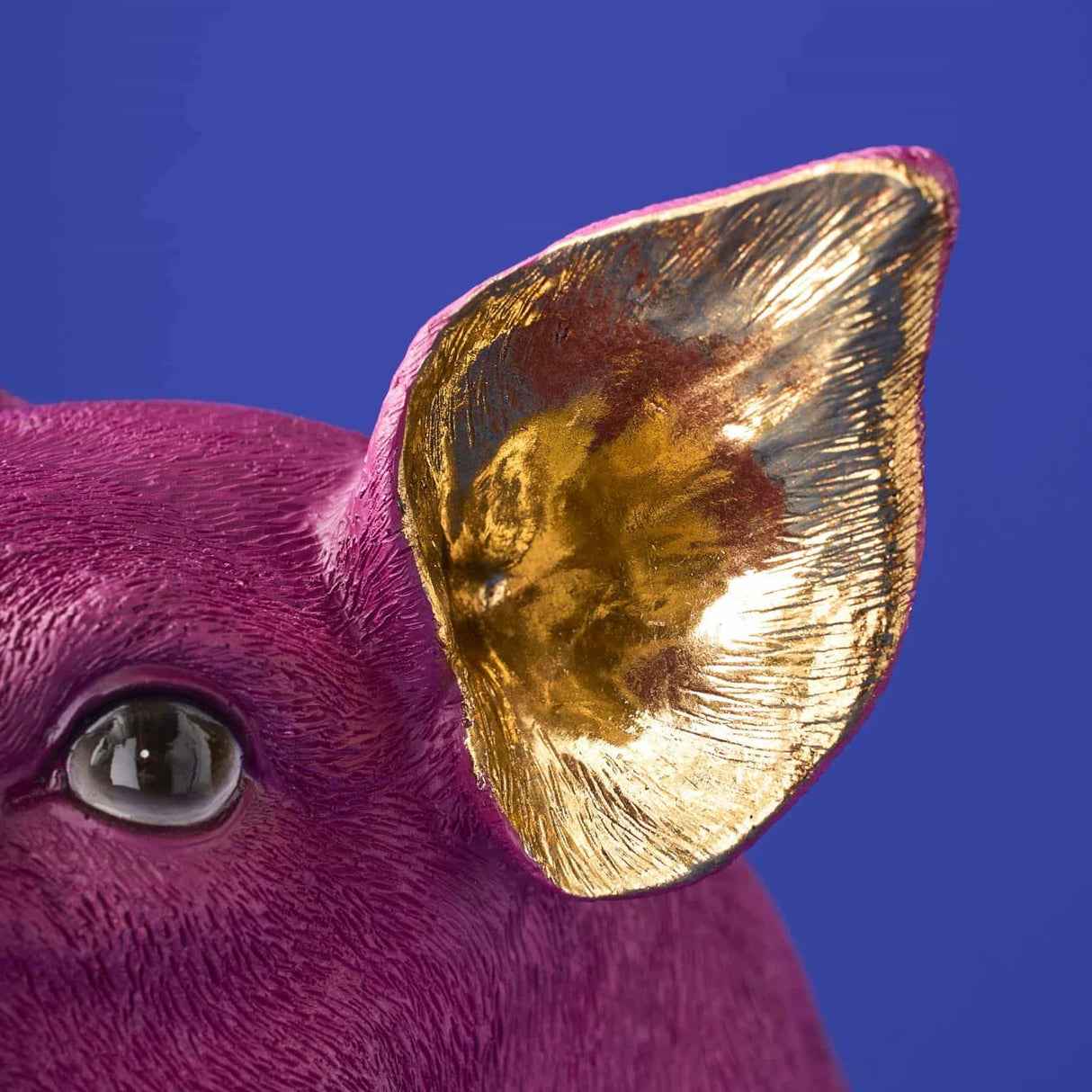 Werner Vob WERNS Piggy Pig magenta indoor table lamp with playful pig design for home lighting.